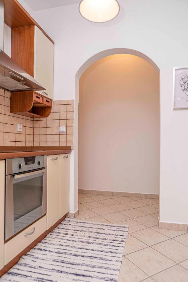 Castle View Apartment With Free Parking Bratislava Eksteriør billede