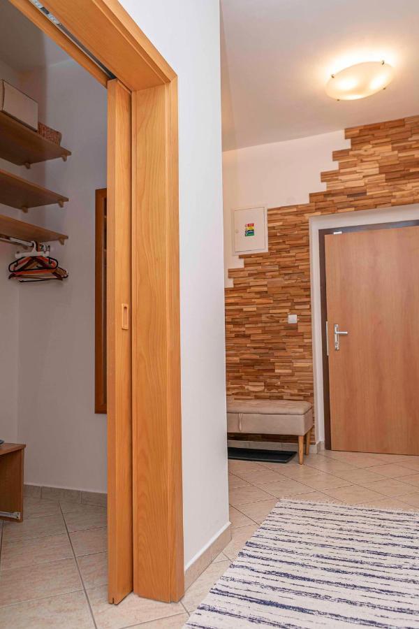 Castle View Apartment With Free Parking Bratislava Eksteriør billede