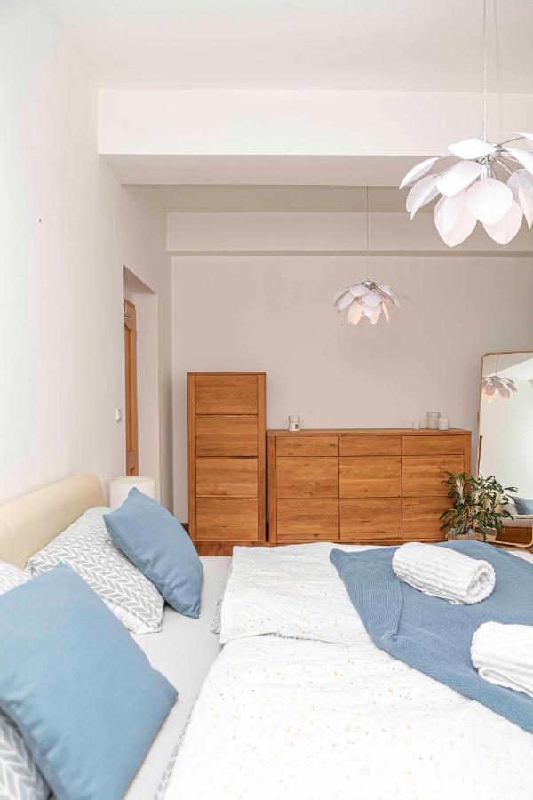 Castle View Apartment With Free Parking Bratislava Eksteriør billede